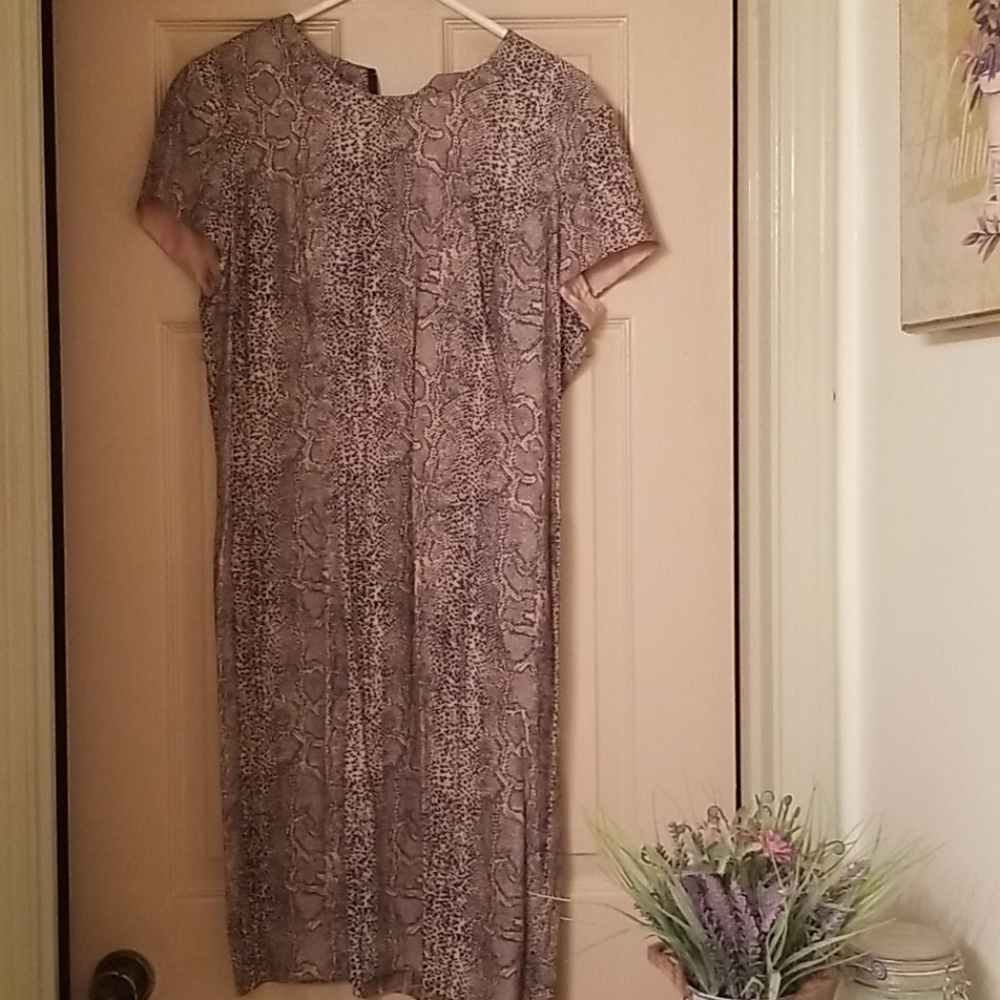 VINTAGE DRESS